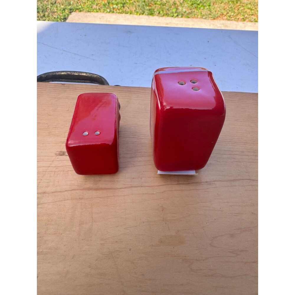 Cracker Barrel Retro Red Refrigerator Microwave Salt Pepper Shakers - Picture 3 of 6